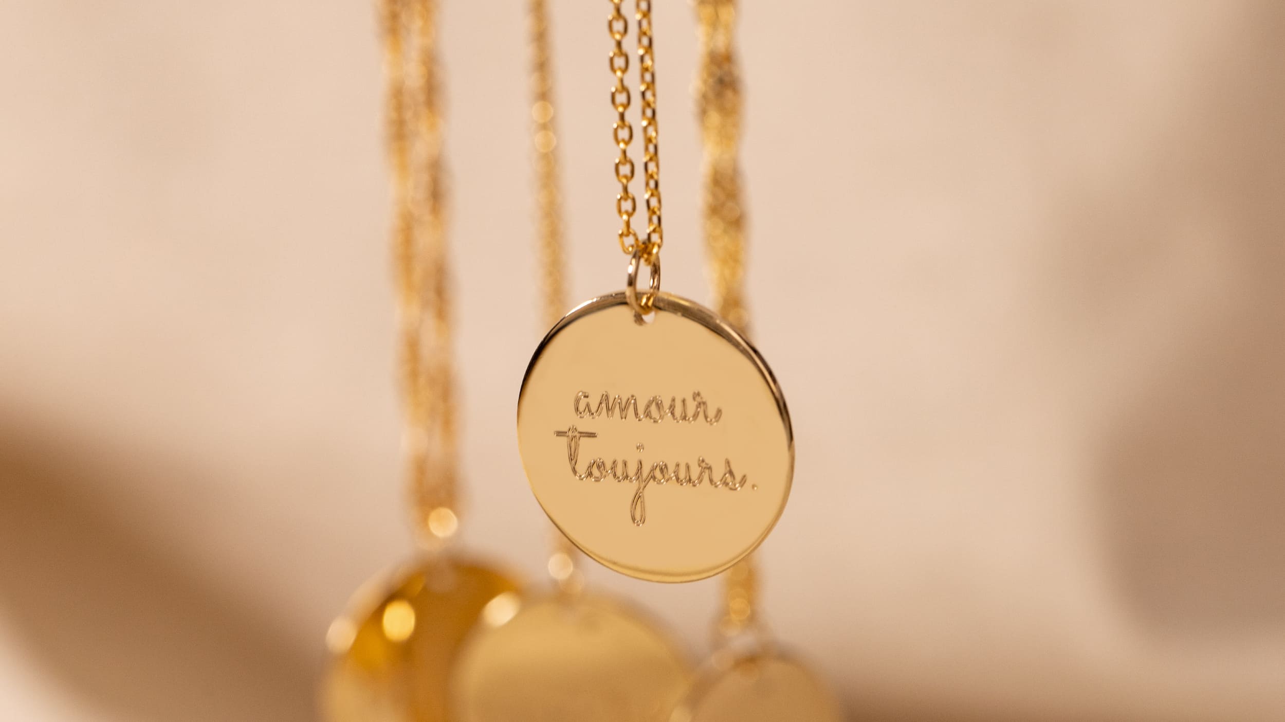 Gold plated necklace to personalise for women 